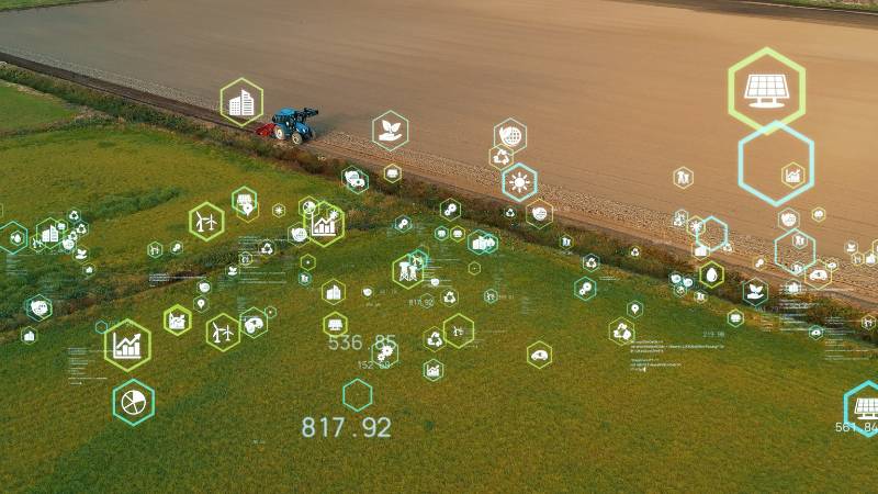 role of data analytics and ai in agriculture software